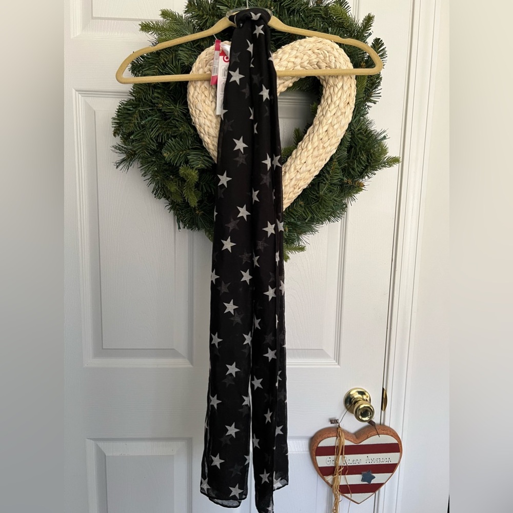 Xhilaration star scarf nwt cute